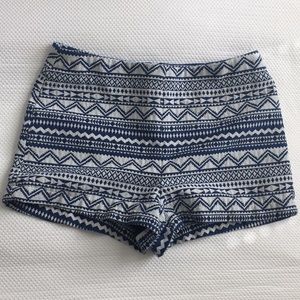 High waisted pattern shorts